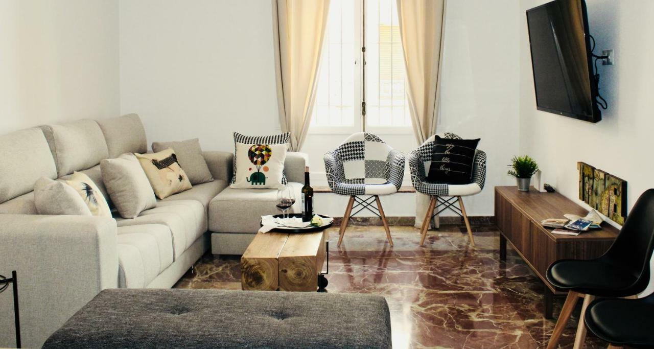 Gatu Premium Villa Aramburu, " Preferente Mayores De 25 Anos Y Familias " El Puerto de Santa María Eksteriør billede