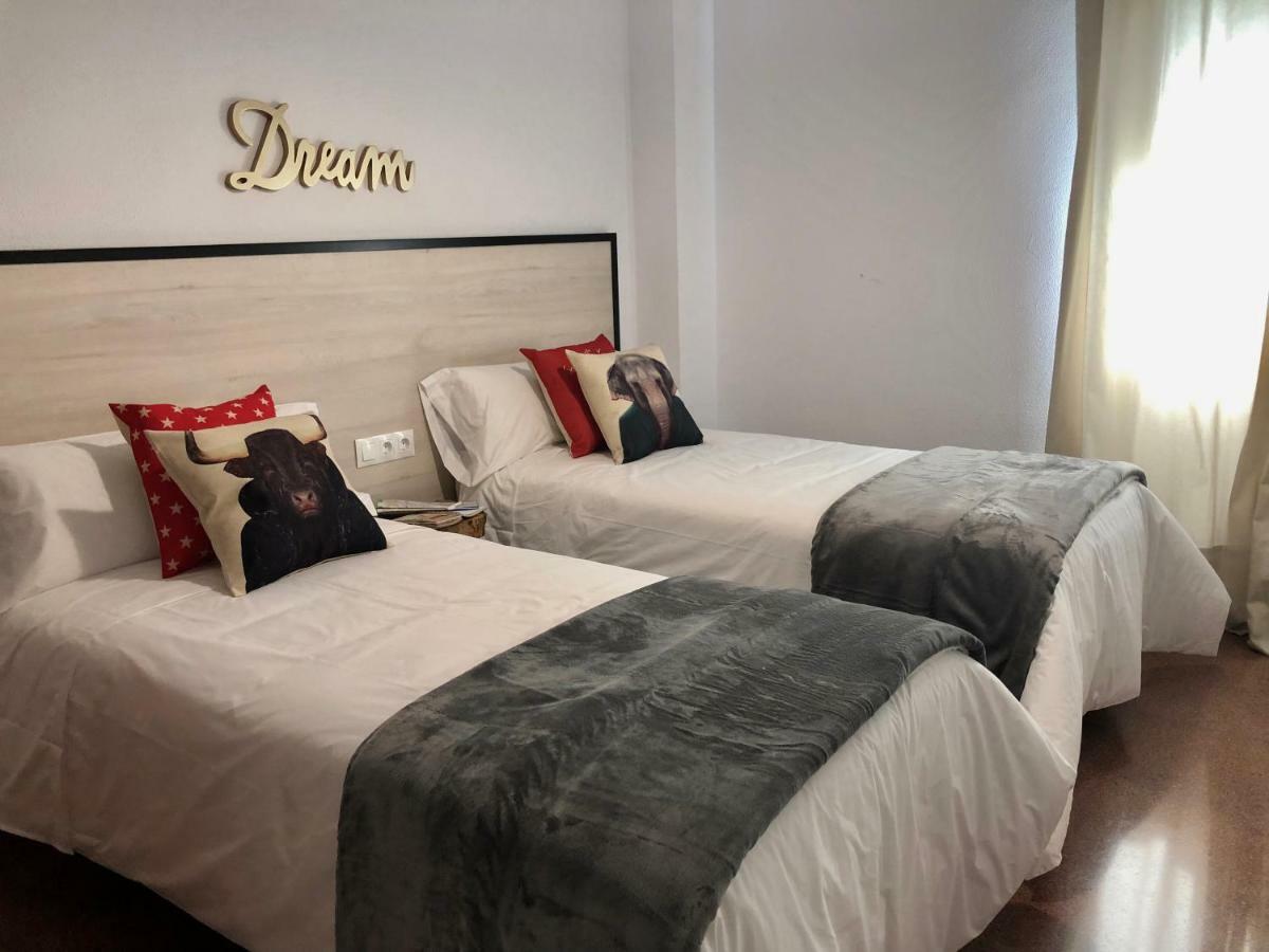 Gatu Premium Villa Aramburu, " Preferente Mayores De 25 Anos Y Familias " El Puerto de Santa María Eksteriør billede