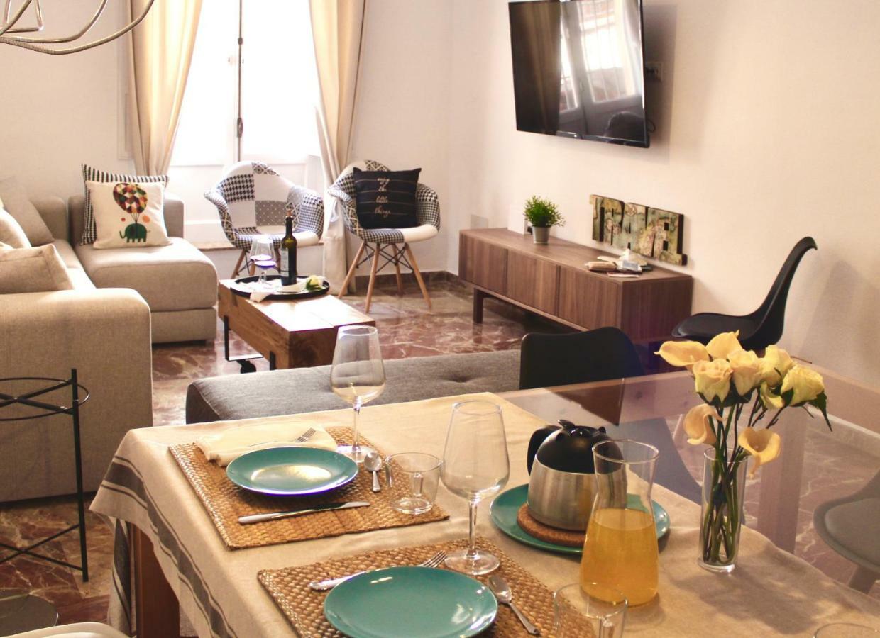 Gatu Premium Villa Aramburu, " Preferente Mayores De 25 Anos Y Familias " El Puerto de Santa María Eksteriør billede